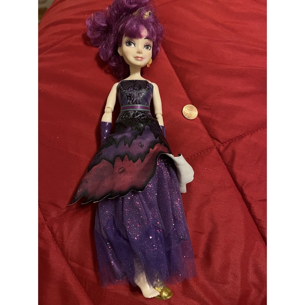 Disney Descendants Mal Isle Of The Lost Royal Yacht Doll Maleficent 2014